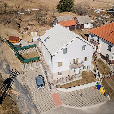 Totina Apartments Zavazna Poruba Exterior foto